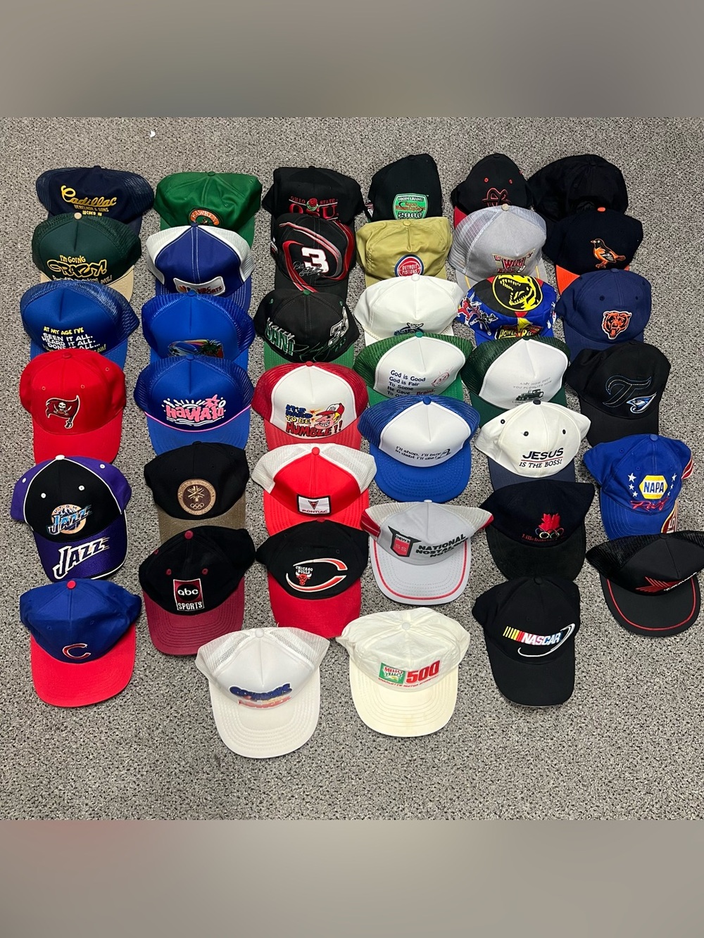 39 Piece Vintage Snapbacks & Hats Wholesale